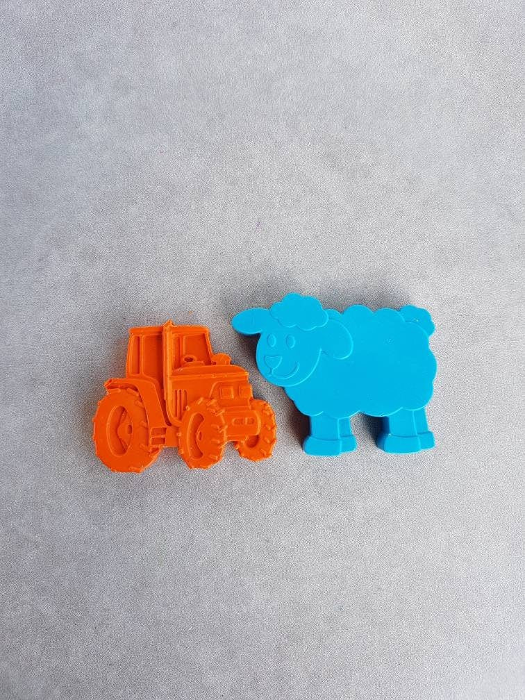 Farm Yard Party Favours - Children's Crayons - Farm Animals - Farm Themed Party - Tractor Crayons - Party Bag Fillers - Cow - Sheep