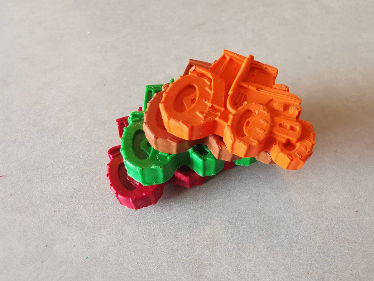 Farmyard Animal Party Favours - Tractor - Cow Children's Crayons - Party Bag Fillers - Farm Animal Crayons - Shaped Crayons