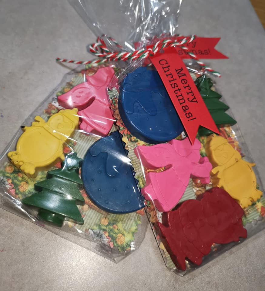 Christmas themed crayons - stocking fillers - Party Favours