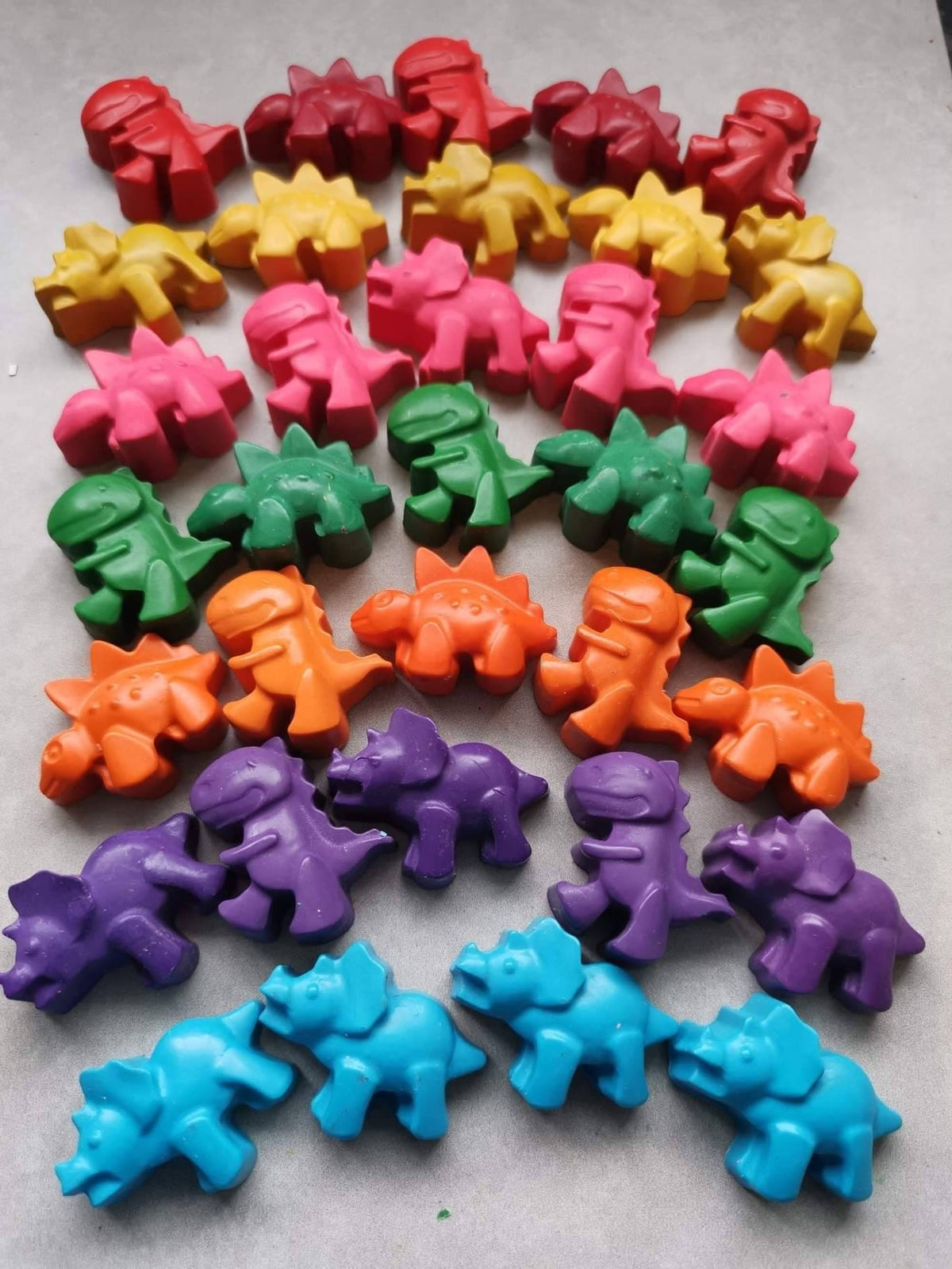 Dinosaur Crayons -Children's Party Favours - Party Bag Fillers - Dino Themed Parties - Bespoke Gifta for Children - Ready For Gifting -
